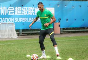 北京国安德索萨右膝关节损伤，赴巴西进行进一步诊断及治疗