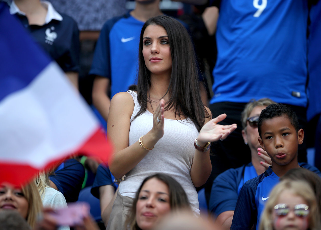 从球迷文化看足球的力量：欧洲杯的激情与影响