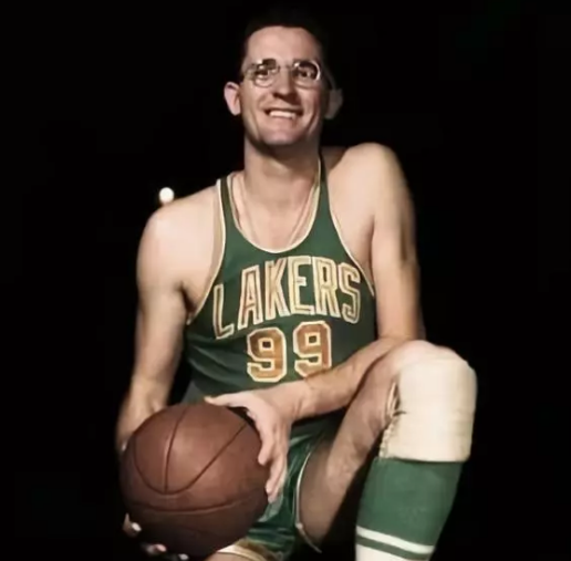NBA的远古时代：乔治·麦肯与湖人的黄金时代