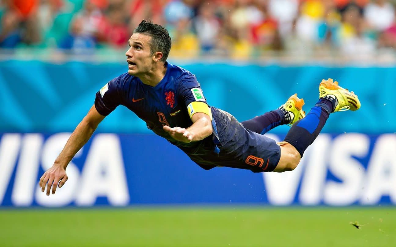 橙色军团核心：范佩西在世界杯的飞翔时刻