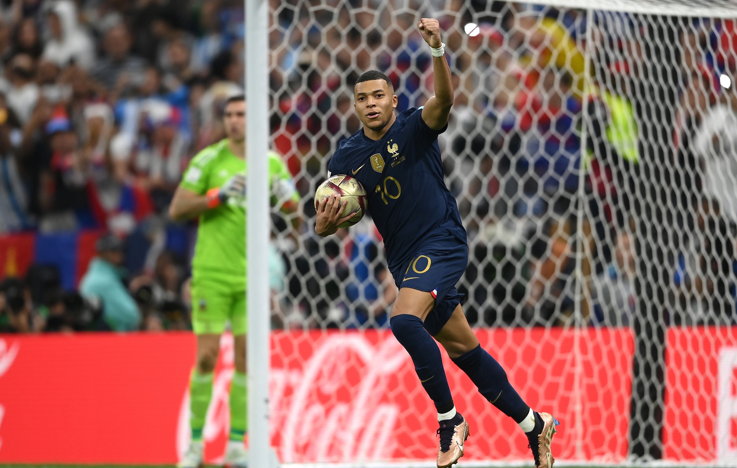 2018年世界杯：姆巴佩崭露头角，法国队时隔20年再夺世界杯