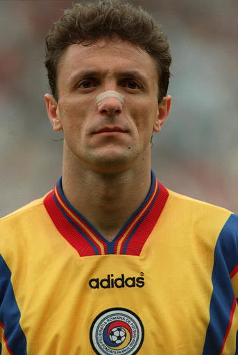格奥尔吉·波佩斯库：罗马尼亚的后防大将与90年代欧洲杯