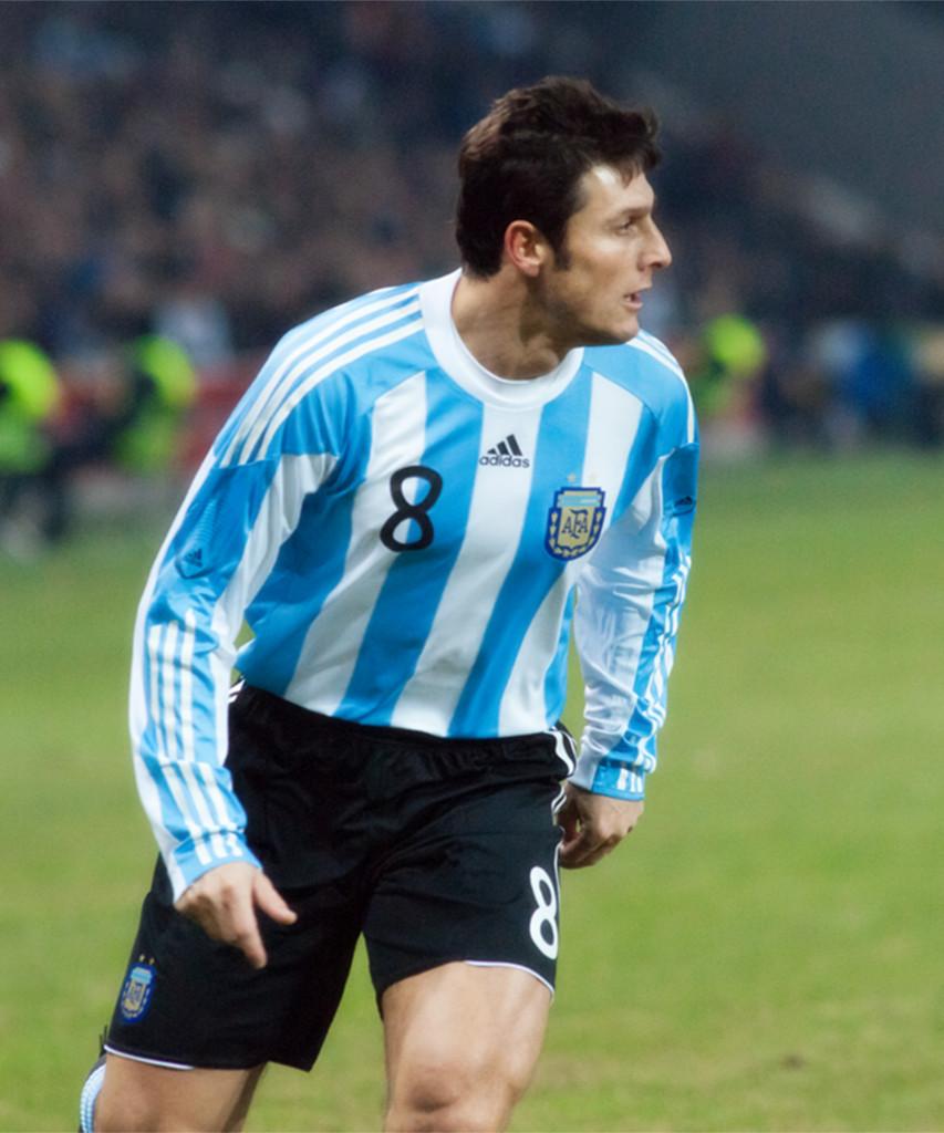 萨内蒂的忠诚：欧洲杯外为阿根廷付出的岁月