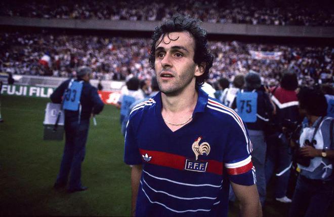 普拉蒂尼：1984年欧洲杯的传奇射手